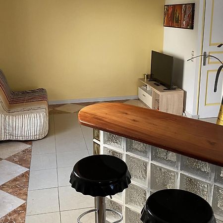 Appartement T2 - Vue Campagne Льо Робер Екстериор снимка